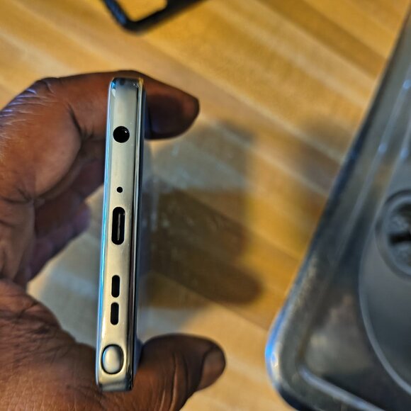 Moto G Stylus 5G (Boost Mobile β’ Special Edition Cream Leather) | LIKE NEW + Box - Picture 6 of 8